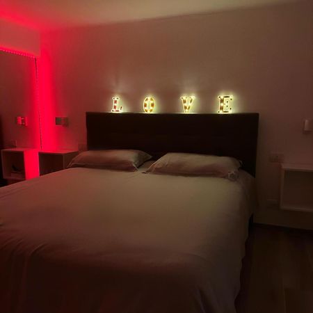 Visavi' Luxury Room 托雷阿马莱 外观 照片