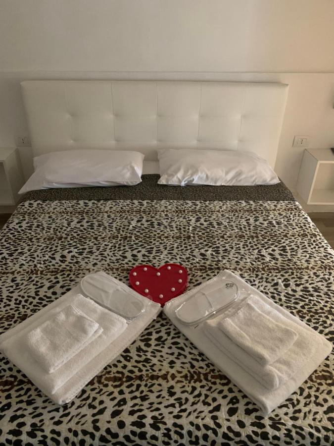 Visavi' Luxury Room 托雷阿马莱 外观 照片