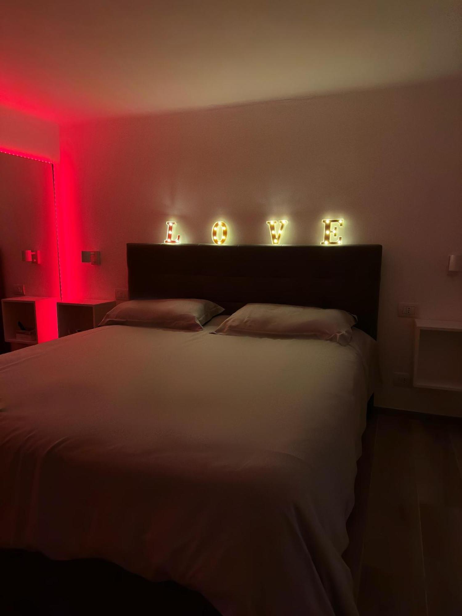 Visavi' Luxury Room 托雷阿马莱 外观 照片